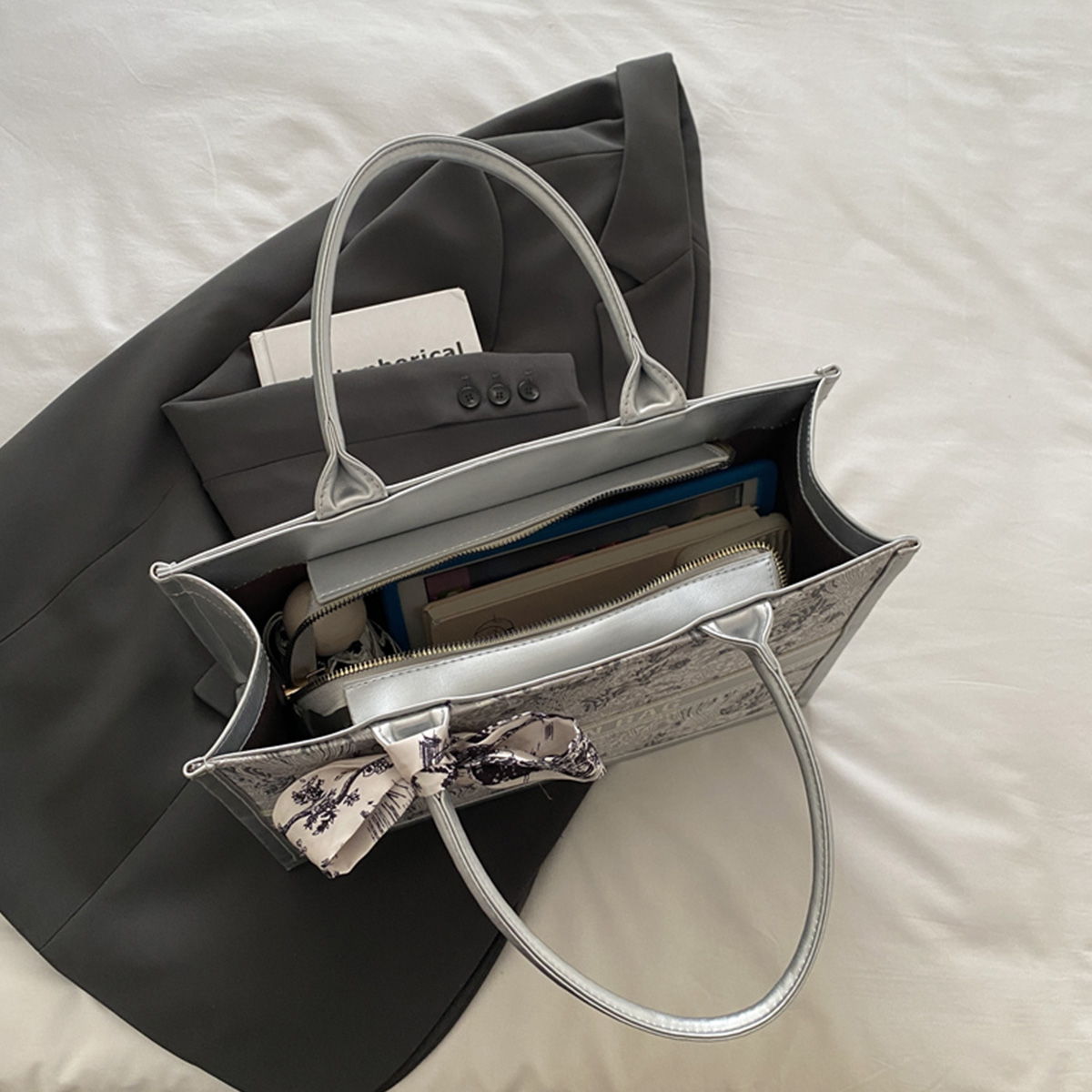Luxury Elegant Women Tote Bag  - огляд і ціна Leatherwork Letters